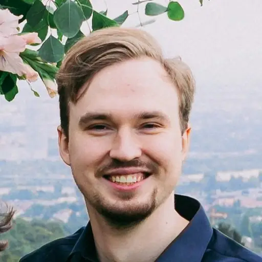 nik_headshot_square